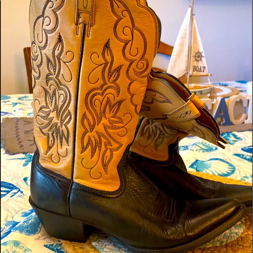 Brand new Ariat Boots